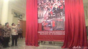 Buka Pameran Foto Lenong Rumpi, Plt Gubernur Ingatkan Pentingnya Budaya Betawi