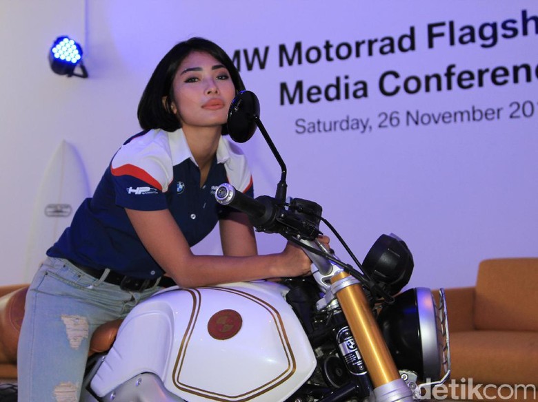 Ritual Unik Nabila Putri Pas Mau Touring Moge Ritual Unik Nabila Putri Pas Mau Touring Moge