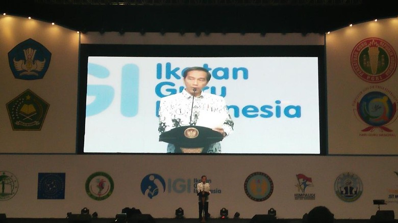 Jokowi ke Para Guru: Ajarkan Siswa Etika Berinternet, Sopan Santun di Medsos Jokowi ke Para Guru: Ajarkan Siswa Etika Berinternet, Sopan Santun di Medsos