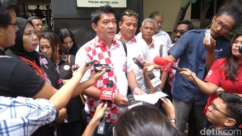 Putra JK Laporkan Silfester Matutina Terkait Dugaan Fitnah Putra JK Laporkan Silfester Matutina Terkait Dugaan Fitnah