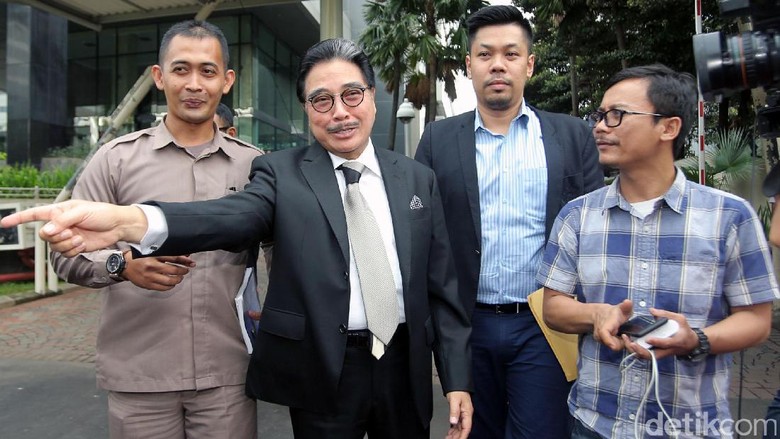 Hotma Sitompul Kembalikan USD 400 ribu dan Rp 150 juta ke KPK Hotma Sitompul Kembalikan USD 400 ribu dan Rp 150 juta ke KPK