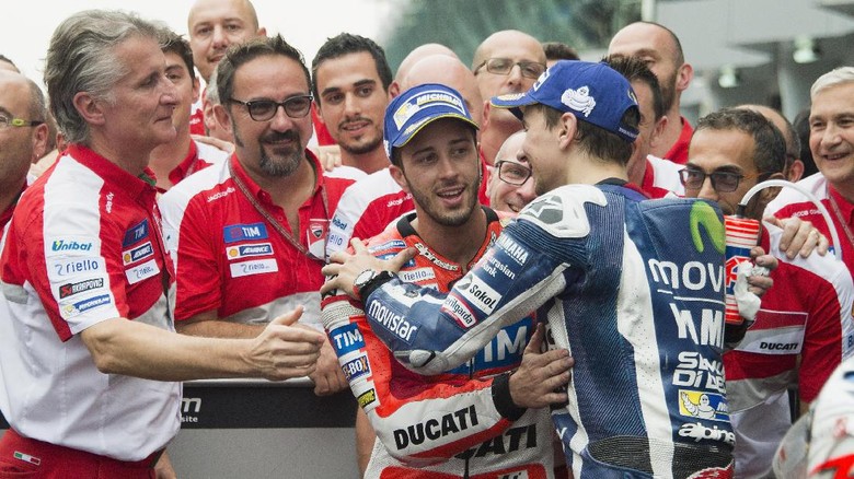 Tidak Seperti dengan Rossi, Lorenzo-Dovizioso Akan Baik-Baik Saja Tidak Seperti dengan Rossi, Lorenzo-Dovizioso Akan Baik-Baik Saja