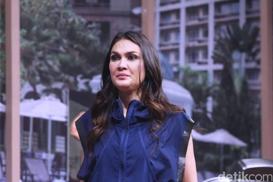 Muka Jelek Luna Maya Tetap Cantik Nggak Boys Muka Jelek Luna Maya Tetap Cantik Nggak Boys