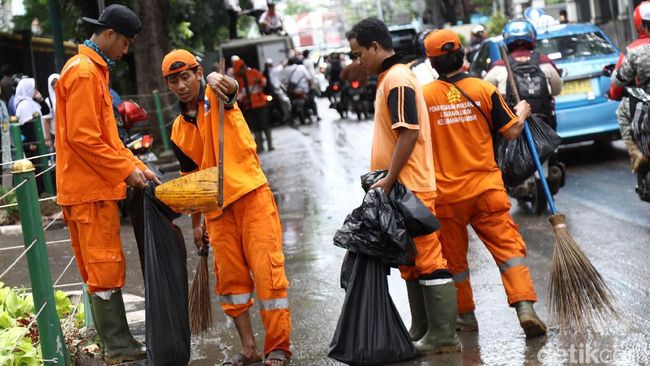 Gaji Besar, Peminat Lowongan Kerja Jadi Pasukan Oranye 