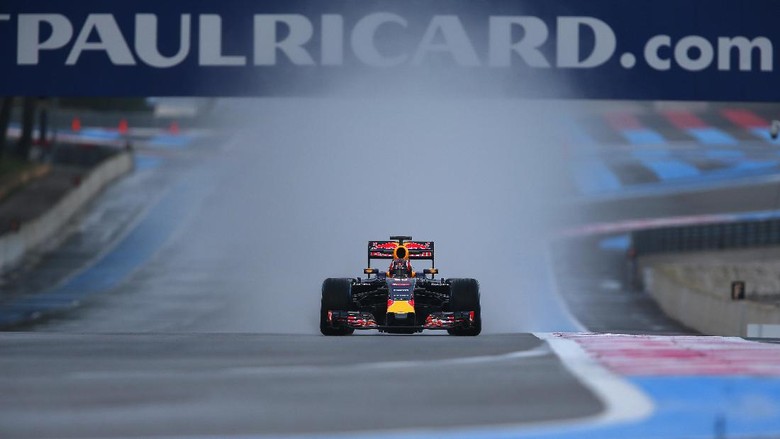 Webber Prediksikan Red Bull Jadi Penantang Mercedes di 2017 Webber Prediksikan Red Bull Jadi Penantang Mercedes di 2017