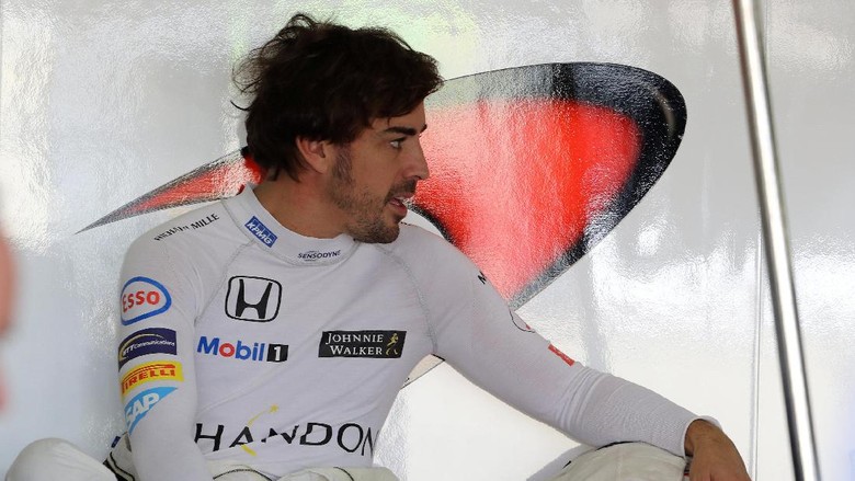 Usai Rosberg Pensiun, Alonso Sempat Bicara dengan Mercedes Usai Rosberg Pensiun, Alonso Sempat Bicara dengan Mercedes