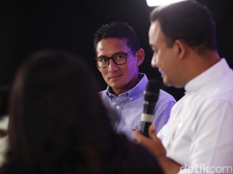 Banyak Pak Ogah di Jalanan, Ini Solusi Anies-Sandiaga Banyak Pak Ogah di Jalanan, Ini Solusi Anies-Sandiaga