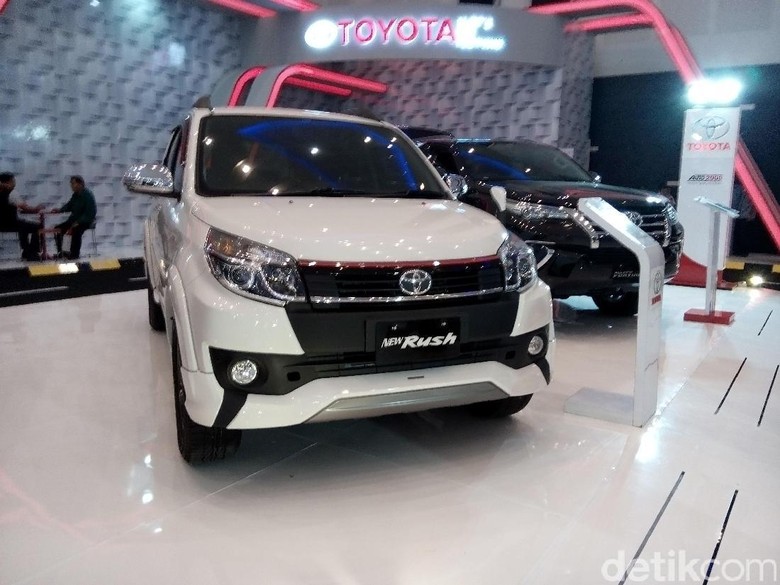 Diler Perang Diskon Harga Mobil Diler Perang Diskon Harga Mobil