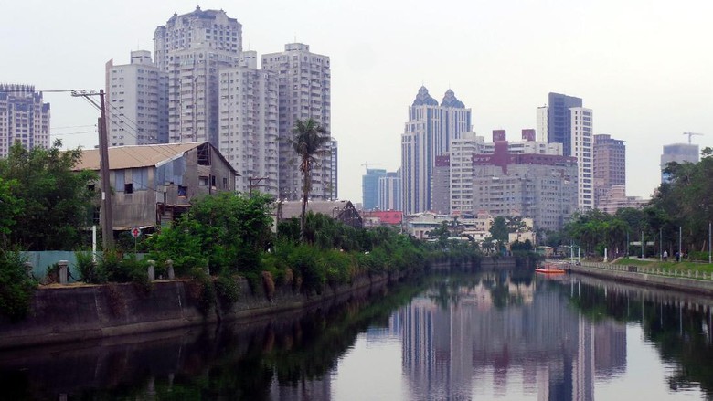 Sungai Cinta, sungai cantik yang membelah Kota Kaohsiung di Taiwan (Wahyu/detikTravel) Sungai Cinta, sungai cantik yang membelah Kota Kaohsiung di Taiwan (Wahyu/detikTravel)