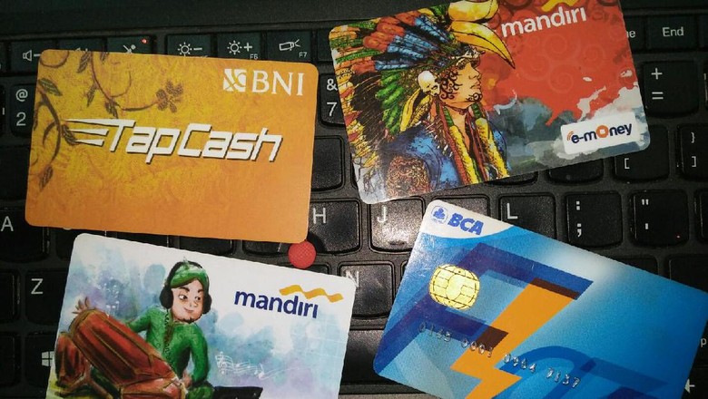 Ekonom: Secara Psikologis, Fee e-Money akan Membebani Ekonom: Secara Psikologis, Fee e-Money akan Membebani
