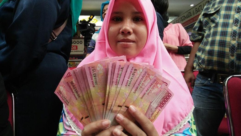 Tarik Tunai Jumlah Besar, Jangan Lupa Minta Pengamanan Bank Tarik Tunai Jumlah Besar, Jangan Lupa Minta Pengamanan Bank