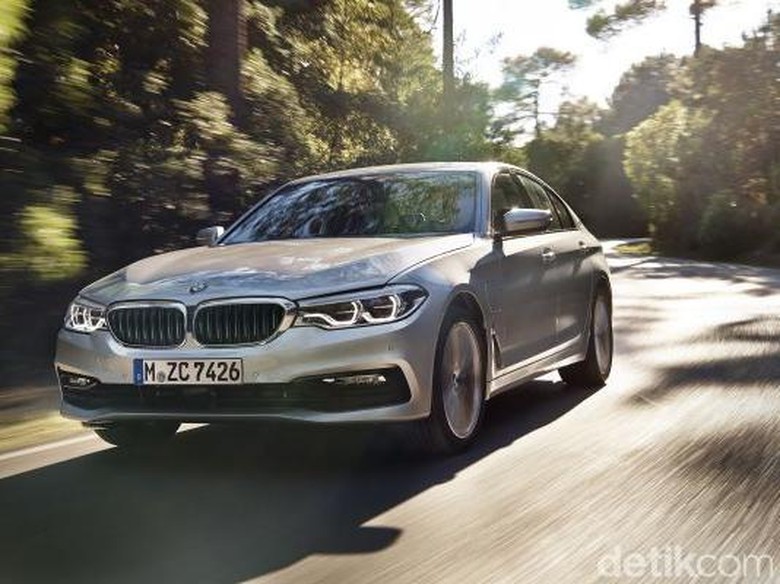 BMW 530e, Mobil Hybrid dengan Performa Tinggi BMW 530e, Mobil Hybrid dengan Performa Tinggi