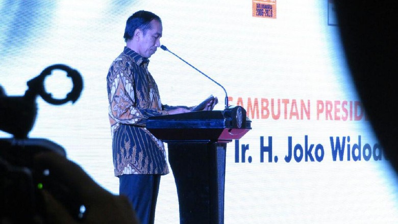 Jokowi: Akhir-akhir Ini Orang Lupa Bedanya Kritik dan Menjelekkan Jokowi: Akhir-akhir Ini Orang Lupa Bedanya Kritik dan Menjelekkan