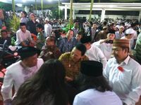 Ahok Diajak Foto Selfie di Acara Haul ke-7 Gus Dur