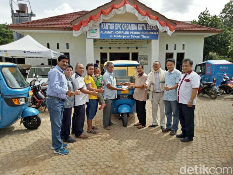 Roda 3 Listrik Punya TVS Dipakai di Daerah Wisata Roda 3 Listrik Punya TVS Dipakai di Daerah Wisata