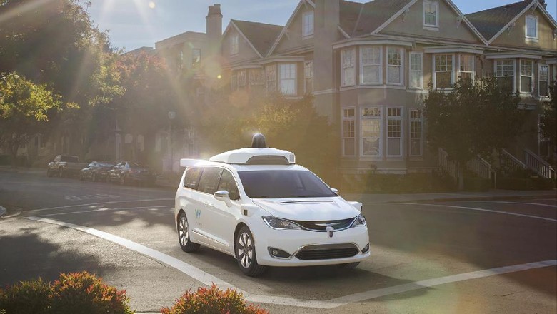 Mobil Tanpa Sopir Google Mulai Melayani Publik dengan Gratis Mobil Tanpa Sopir Google Mulai Melayani Publik dengan Gratis