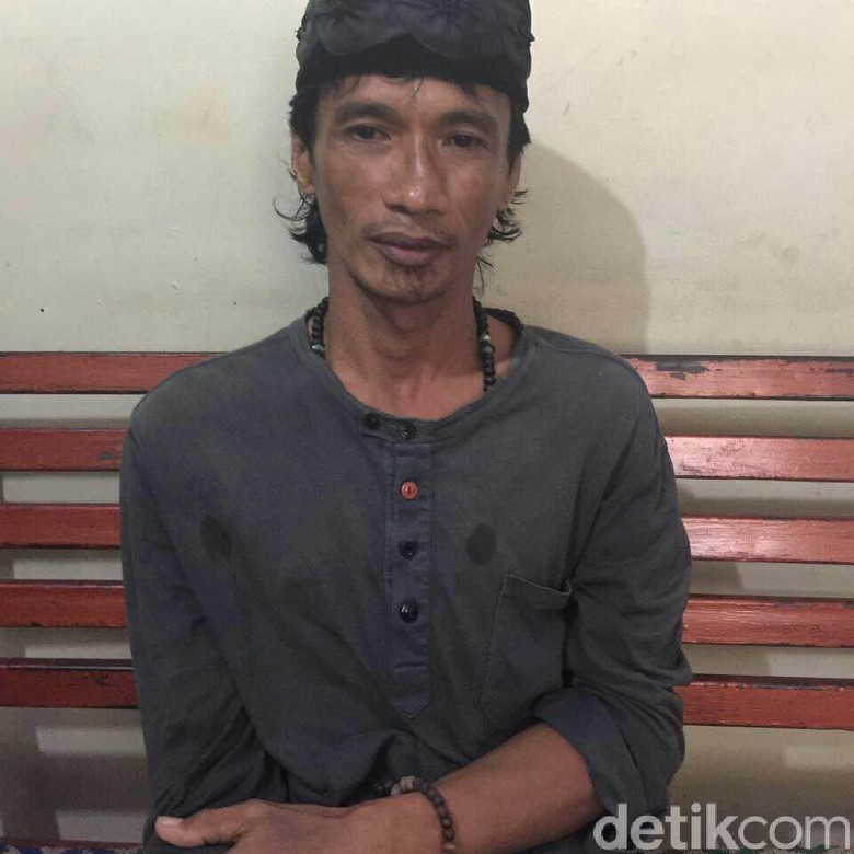 Polisi Tangkap Penghina Jokowi dan Kapolri di Cilincing Polisi Tangkap Penghina Jokowi dan Kapolri di Cilincing