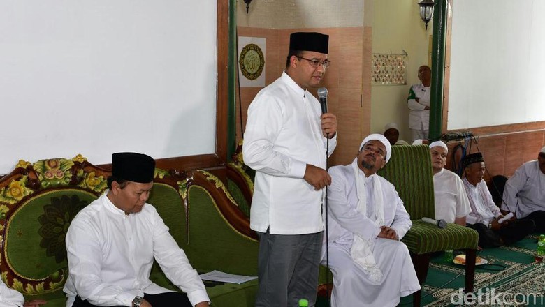 Temui Habib Rizieq, Anies Baswedan Bantah Berbagai Fitnah Temui Habib Rizieq, Anies Baswedan Bantah Berbagai Fitnah