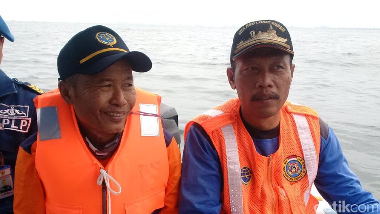 Kisah Penyelam Berumur Senja yang Bantu Cari Korban Hilang KM Zahro Kisah Penyelam Berumur Senja yang Bantu Cari Korban Hilang KM Zahro