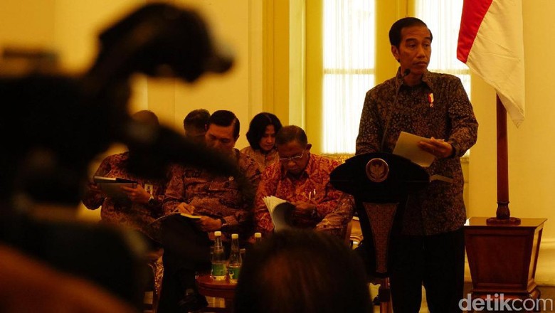 Jokowi Bicara Soal Kesempatan Emas RI Pasca Investment Grade Jokowi Bicara Soal Kesempatan Emas RI Pasca Investment Grade