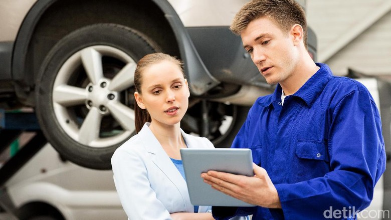 Tips Mengendarai Mobil yang Masih Gres, Baru dari Showroom Tips Mengendarai Mobil yang Masih Gres, Baru dari Showroom