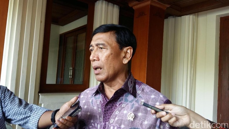 Wiranto Siapkan Langkah untuk Bubarkan Ormas Anti-Pancasila Wiranto Siapkan Langkah untuk Bubarkan Ormas Anti-Pancasila