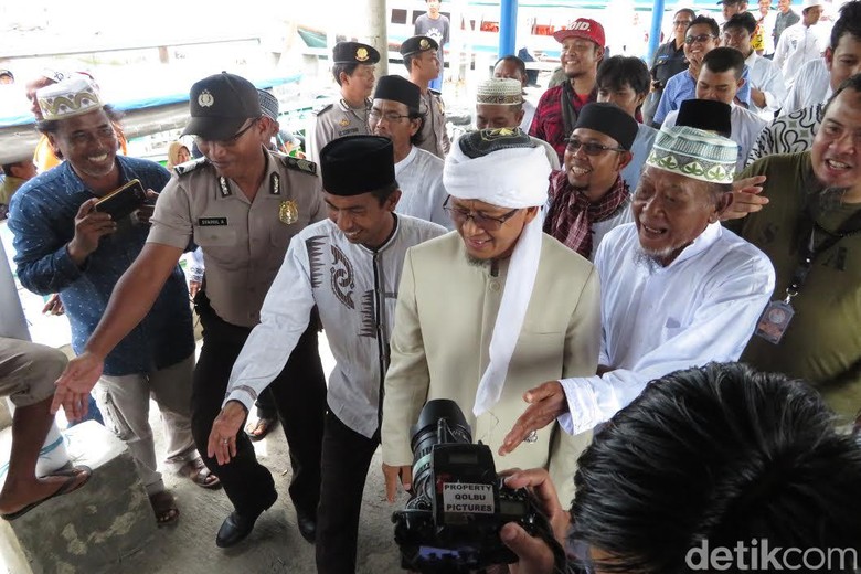 Aa Gym Tiba di Kepulauan Seribu, Akan Pimpin Tabligh Akbar Aa Gym Tiba di Kepulauan Seribu, Akan Pimpin Tabligh Akbar