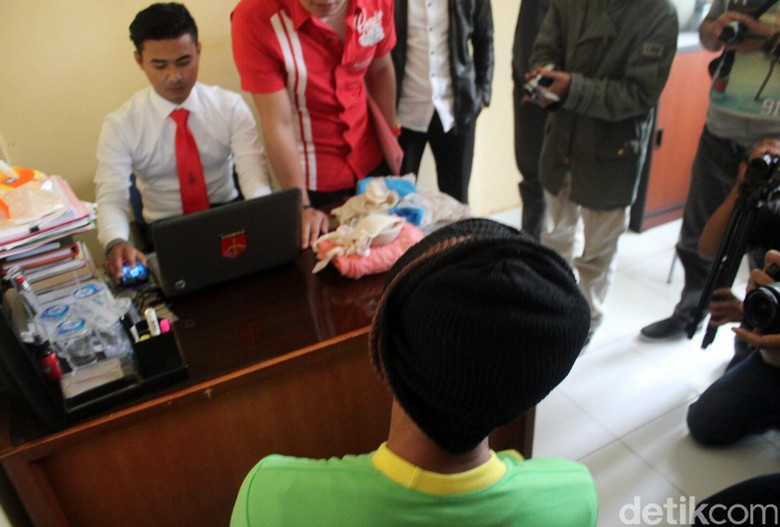 Bocah di Cianjur ini Dilecehkan Selama 3 Tahun Bocah di Cianjur ini Dilecehkan Selama 3 Tahun