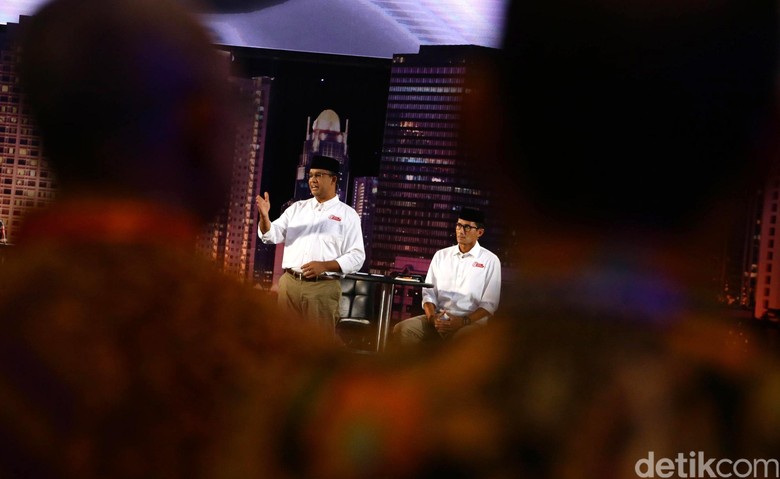 Anies Sindir Ahok: Penggusuran Tegas, tapi Soal Alexis Lemah! Anies Sindir Ahok: Penggusuran Tegas, tapi Soal Alexis Lemah!