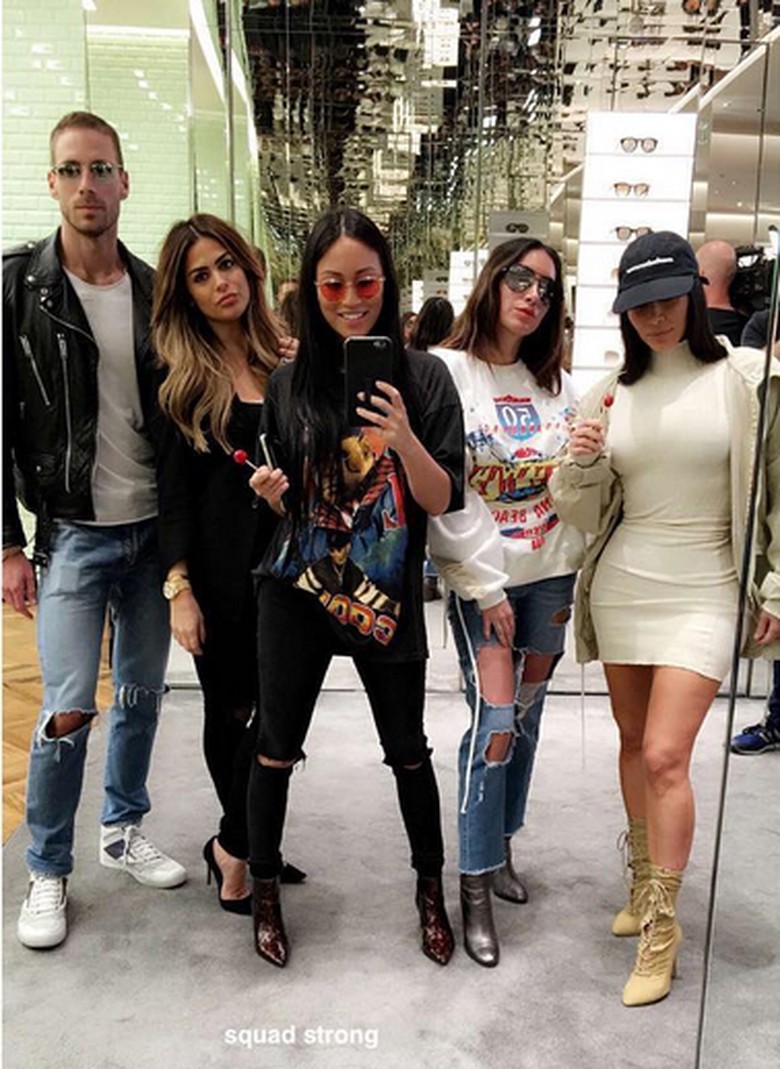 Kim Kardashian Operasi Kecilkan Bokong? Kim Kardashian Operasi Kecilkan Bokong?