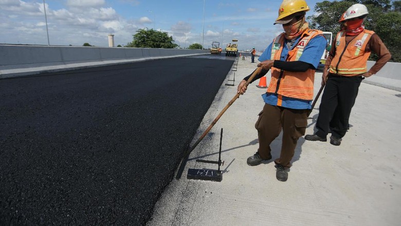 Jalan Tol Jakarta-Cikampek II Selatan Telan Dana Rp 13 T Jalan Tol Jakarta-Cikampek II Selatan Telan Dana Rp 13 T