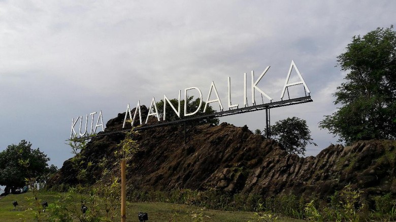 Sirkuit MotoGP Akan Dibangun di Mandalika Sirkuit MotoGP Akan Dibangun di Mandalika