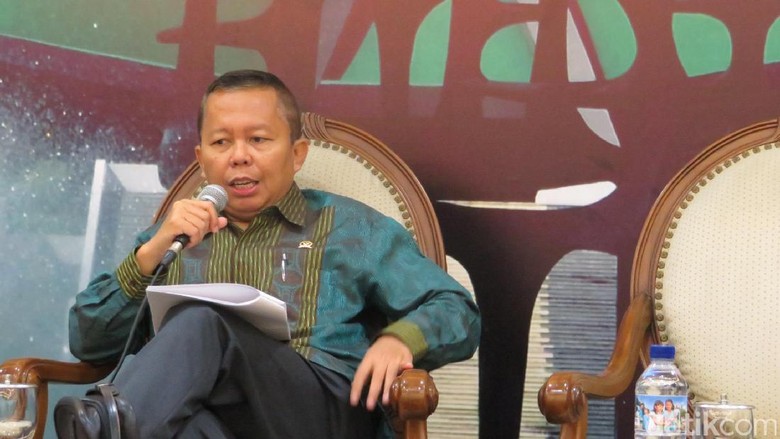 Bantah Refly, Arsul: Kepala Daerah Terdakwa Harus Diberhentikan Bantah Refly, Arsul: Kepala Daerah Terdakwa Harus Diberhentikan