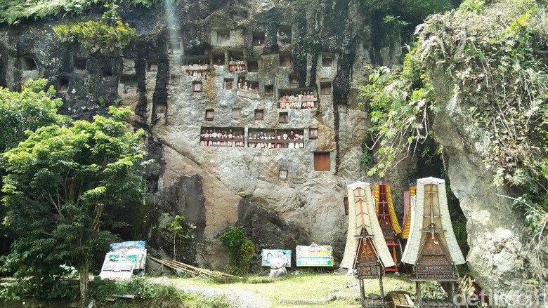 Makam di Lemo Toraja (Bonauli/detikTravel) Makam di Lemo Toraja (Bonauli/detikTravel)