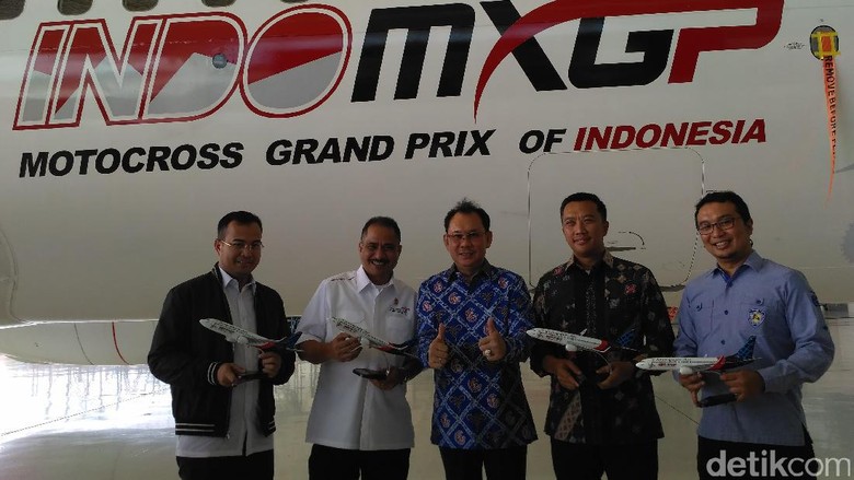Sebelum Aksi di Lintasan, MXGP Melayang Via Sriwijaya Air Sebelum Aksi di Lintasan, MXGP Melayang Via Sriwijaya Air