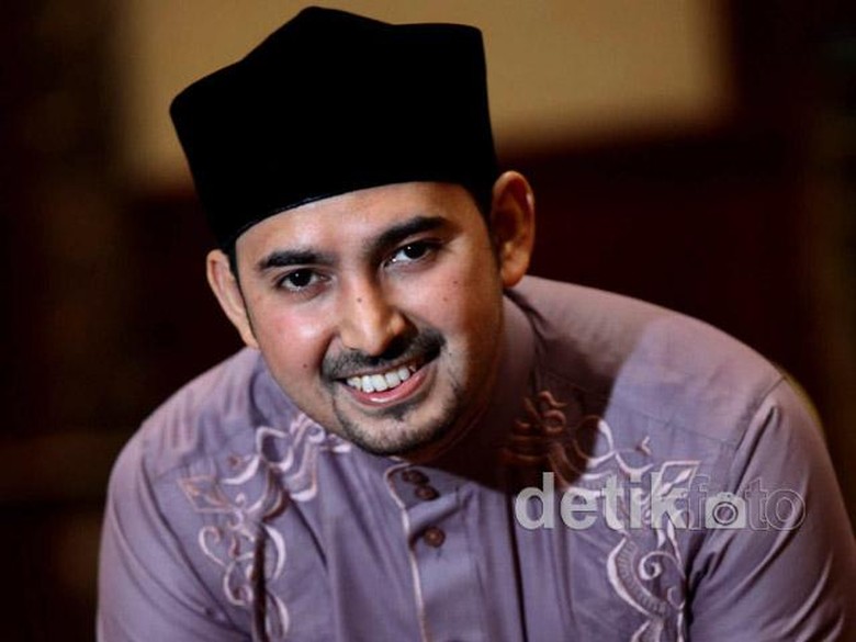 Dalam Proses Cerai, Jadwal Ceramah Ustad Al Habsyi Makin Padat Dalam Proses Cerai, Jadwal Ceramah Ustad Al Habsyi Makin Padat