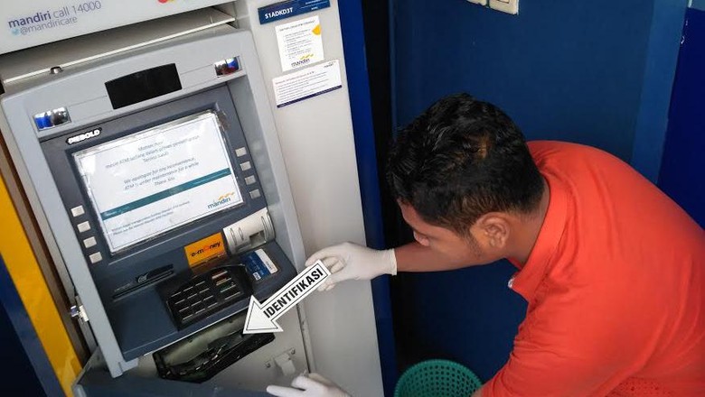 4 Bulan Beraksi, Pelaku Bobol ATM Lintas Provinsi Diciduk di Medan 4 Bulan Beraksi, Pelaku Bobol ATM Lintas Provinsi Diciduk di Medan