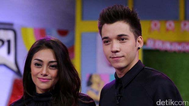 Kisah Cinta Tata Pasca Tommy Soeharto, Mike Lewis-Pevita Makin Lengket!