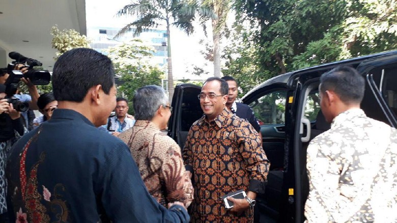 Kunjungi BMKG, Menhub Coba Alat Simulator Gempa Kunjungi BMKG, Menhub Coba Alat Simulator Gempa