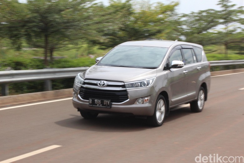 Toyota Yakin Innova Masih Diminati Masyarakat Toyota Yakin Innova Masih Diminati Masyarakat