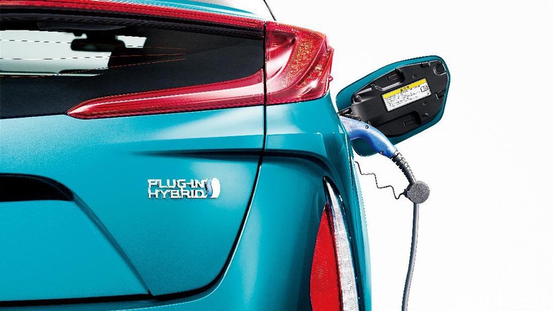 Toyota Tak Anti Mobil Listrik Toyota Tak Anti Mobil Listrik