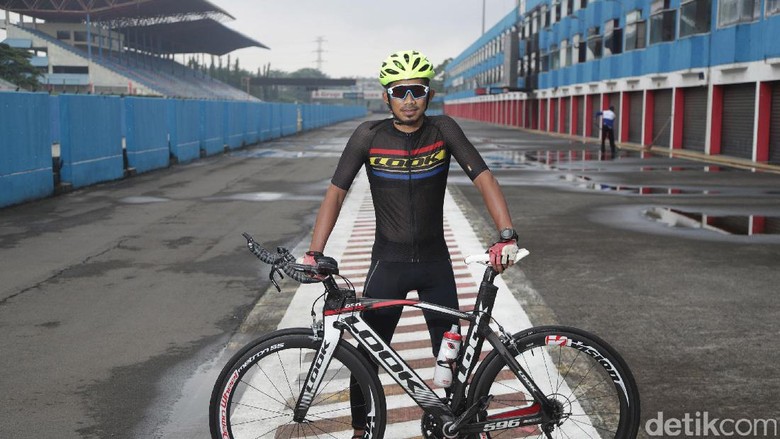 Melongok Aktivitas M. Fadli Jelang Kejuaraan Asia Balap Sepeda 2017 Melongok Aktivitas M. Fadli Jelang Kejuaraan Asia Balap Sepeda 2017
