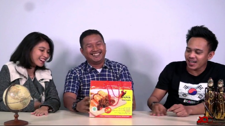 Lezatnya oleh-oleh roti abon gulung khas Papua (dok 20detik) Lezatnya oleh-oleh roti abon gulung khas Papua (dok 20detik)