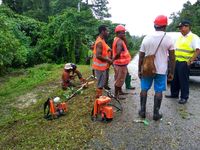 Menjajal Jalan Trans Papua