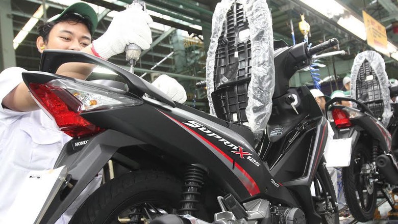 Penyebab Knalpot Motor Mengeluarkan Asap Putih pada Kecepatan Tinggi Penyebab Knalpot Motor Mengeluarkan Asap Putih pada Kecepatan Tinggi
