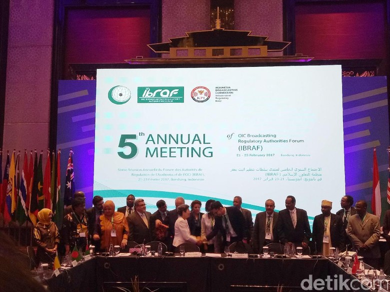 IBRAF Lahirkan Deklarasi Bandung Perangi Terorisme dan Islamophobia IBRAF Lahirkan Deklarasi Bandung Perangi Terorisme dan Islamophobia