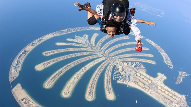 Foto: (Skydive Dubai) Foto: (Skydive Dubai)
