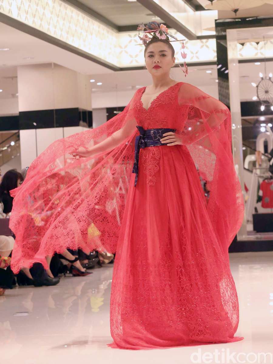 Vicky Shu Hingga Iis Dahlia Saat Jadi Model Vicky Shu Hingga Iis Dahlia Saat Jadi Model