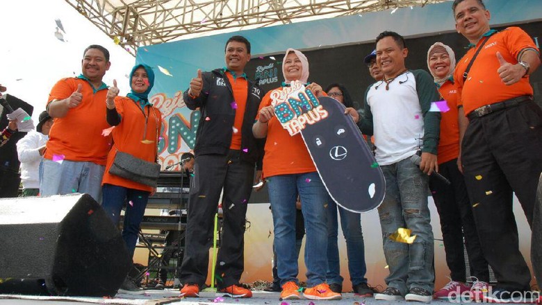 BNI Bagi-bagi Hadiah ke Nasabah di 15 Kota BNI Bagi-bagi Hadiah ke Nasabah di 15 Kota
