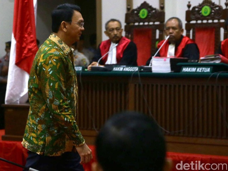 Kata Ahok soal Pertemuan Pertamanya dengan Habib Rizieq di Sidang